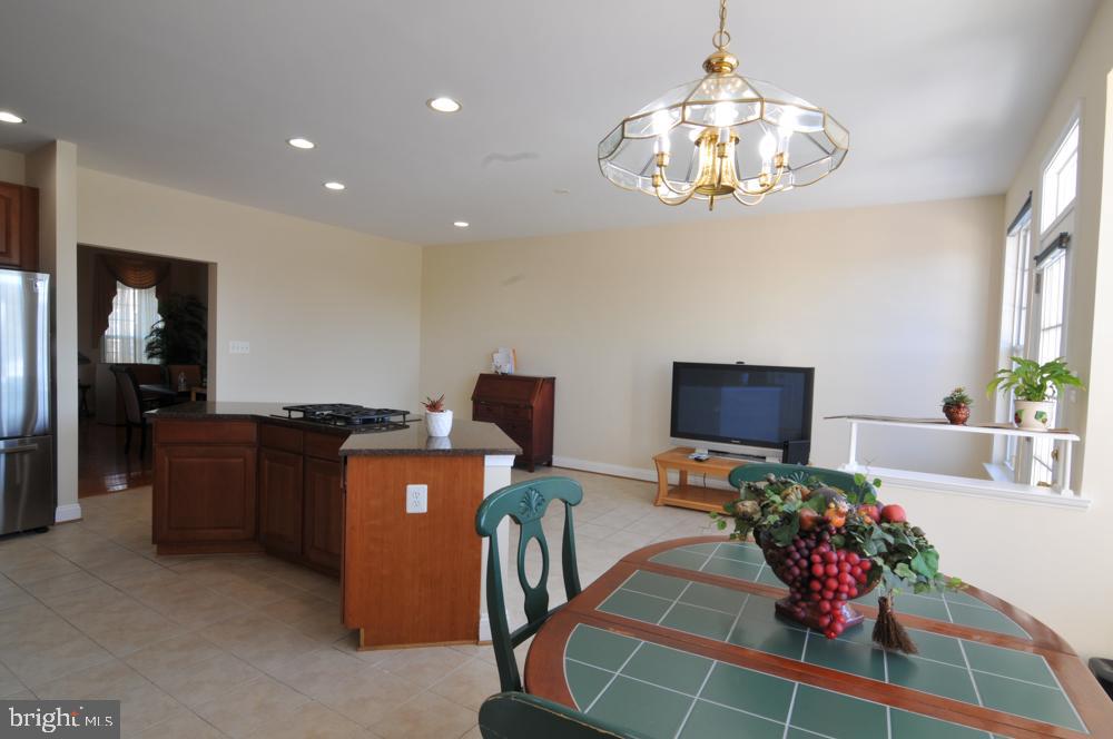 POTOMAC CROSSING - Residential