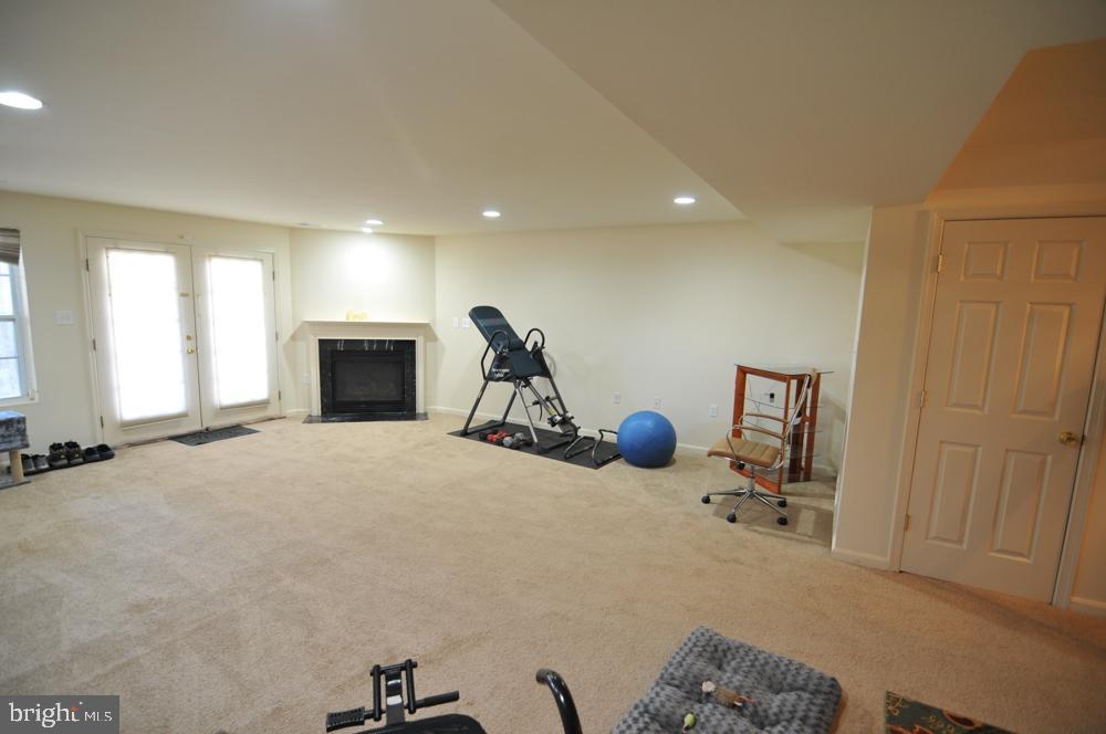 POTOMAC CROSSING - Residential