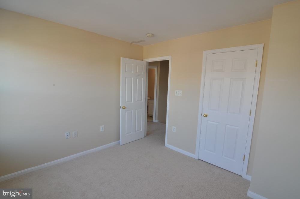 POTOMAC CROSSING - Residential