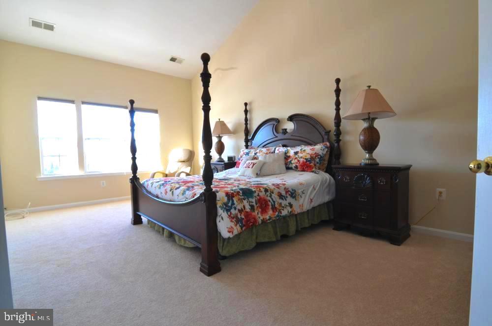 POTOMAC CROSSING - Residential