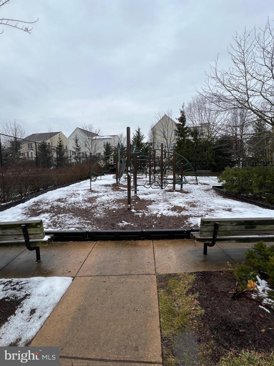 POTOMAC CROSSING - Residential