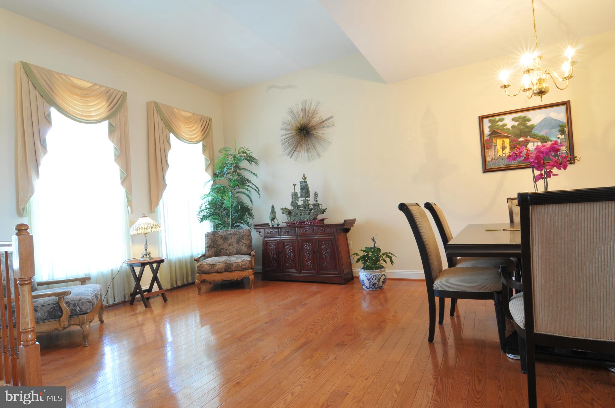 POTOMAC CROSSING - Residential