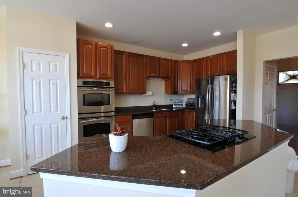 POTOMAC CROSSING - Residential