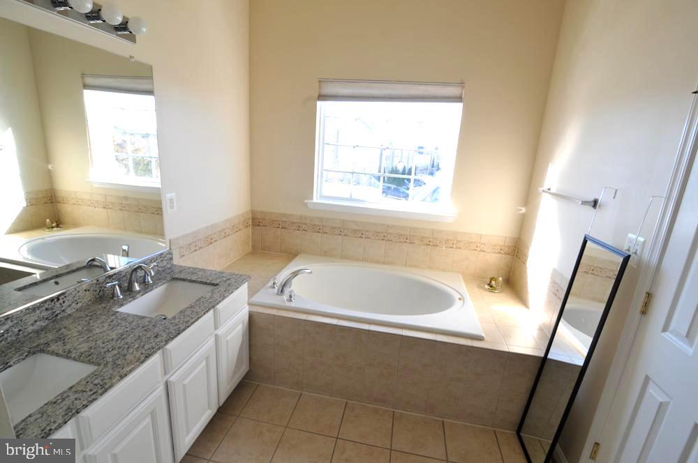 POTOMAC CROSSING - Residential