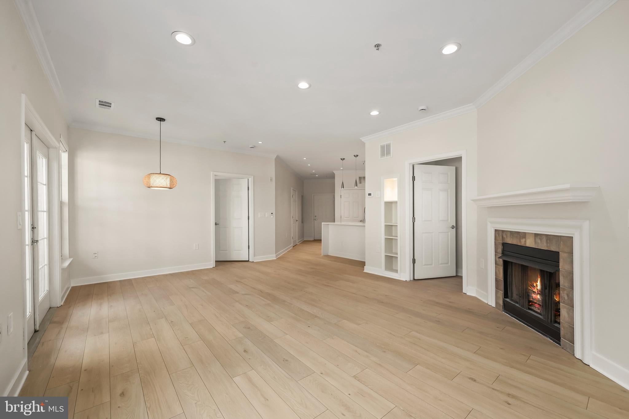 3015 NICOSH CIRCLE 2102