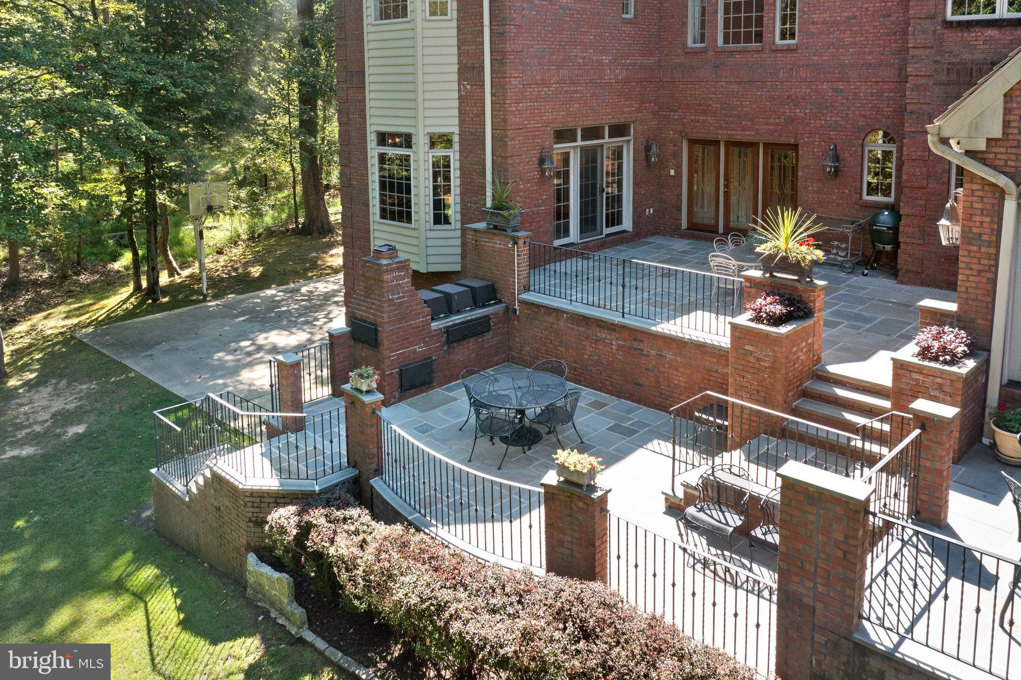 RADNOR HUNT - Residential