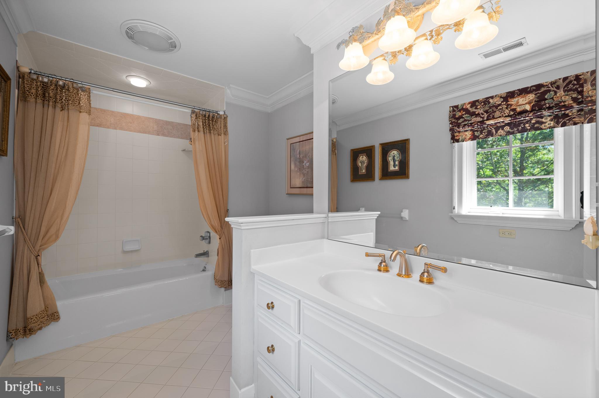 RADNOR HUNT - Residential