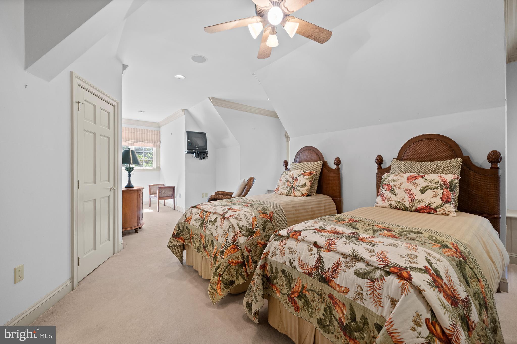 RADNOR HUNT - Residential