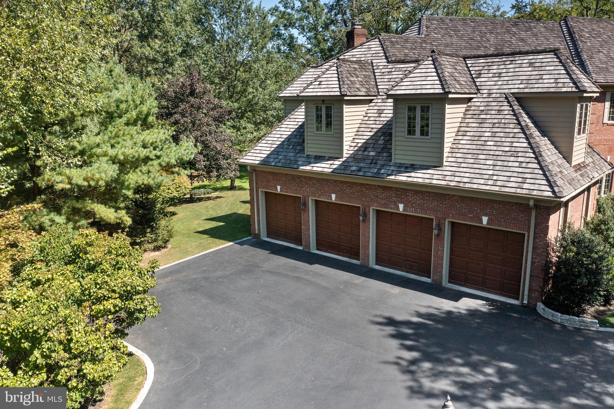 RADNOR HUNT - Residential