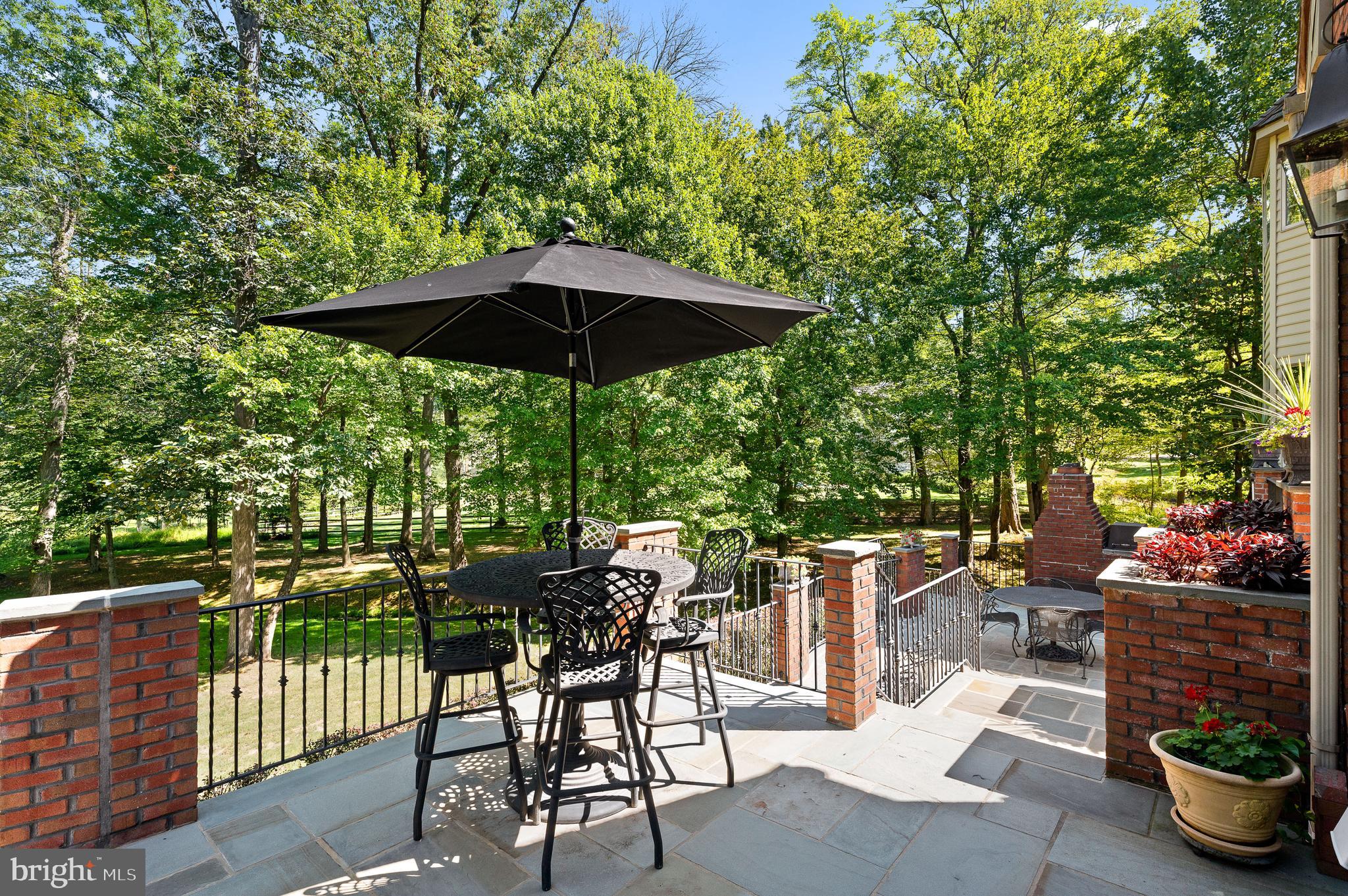 RADNOR HUNT - Residential