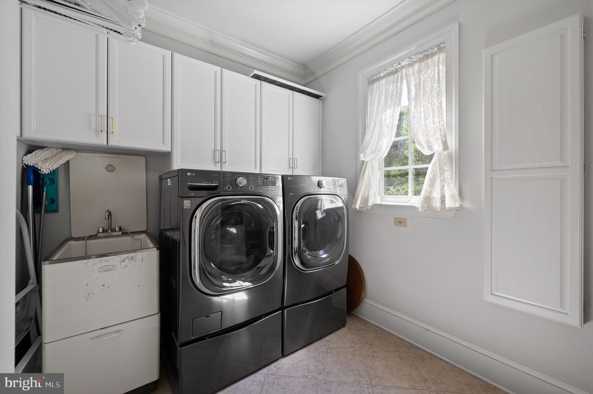 RADNOR HUNT - Residential