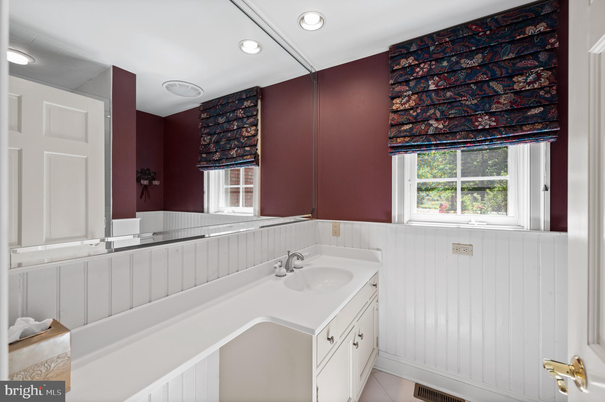 RADNOR HUNT - Residential