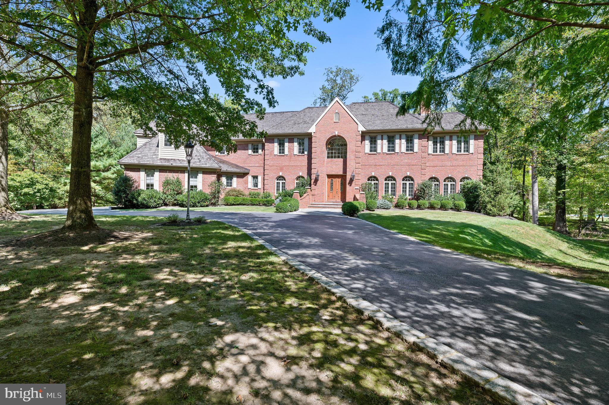 RADNOR HUNT - Residential