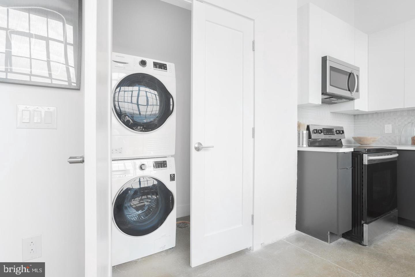 OLDE KENSINGTON - Residential Lease