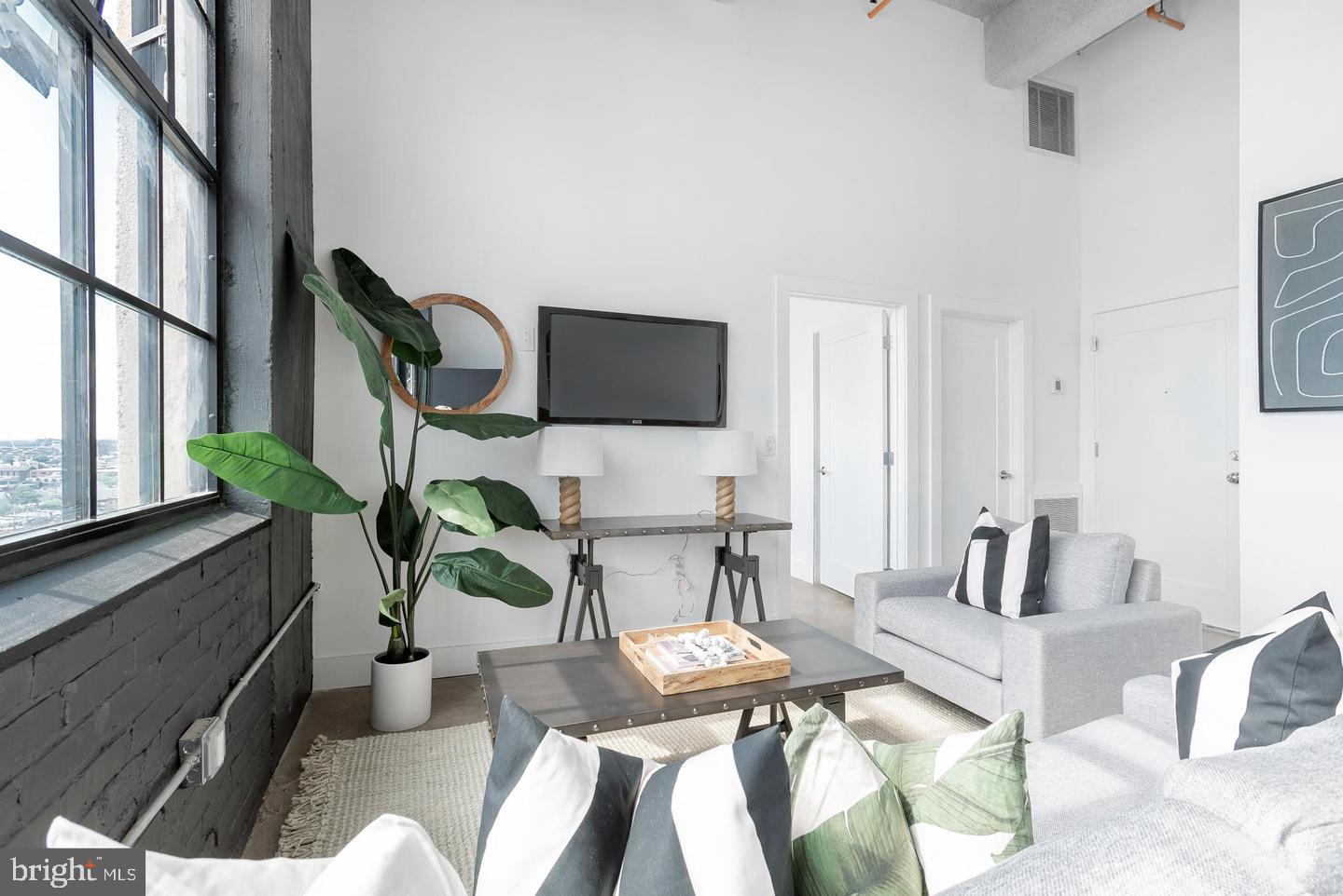 OLDE KENSINGTON - Residential Lease