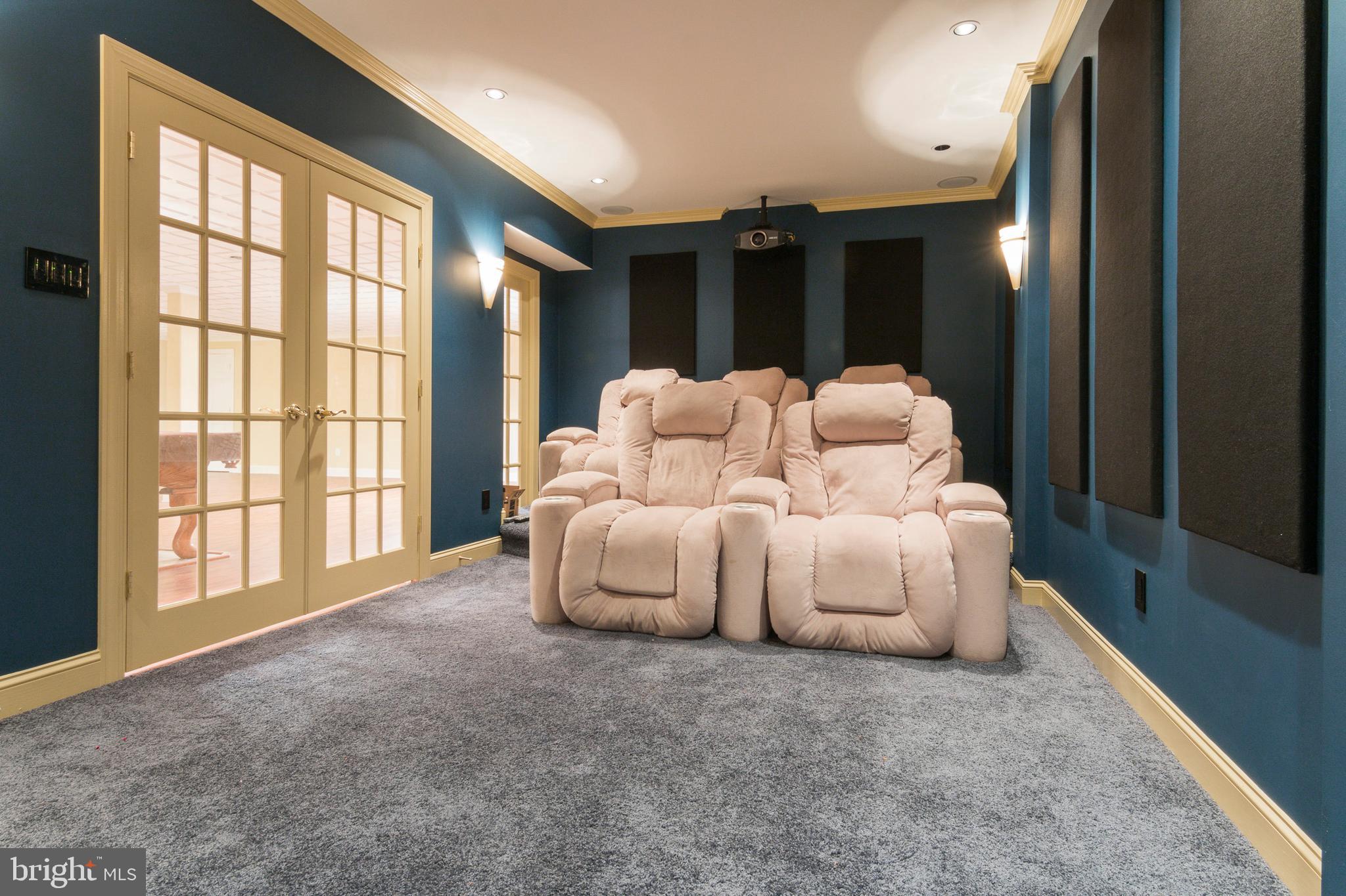 RIVER DOWNS - Residential