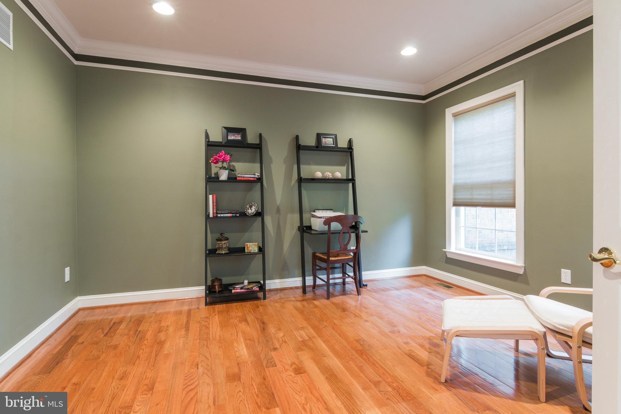 RIVER DOWNS - Residential