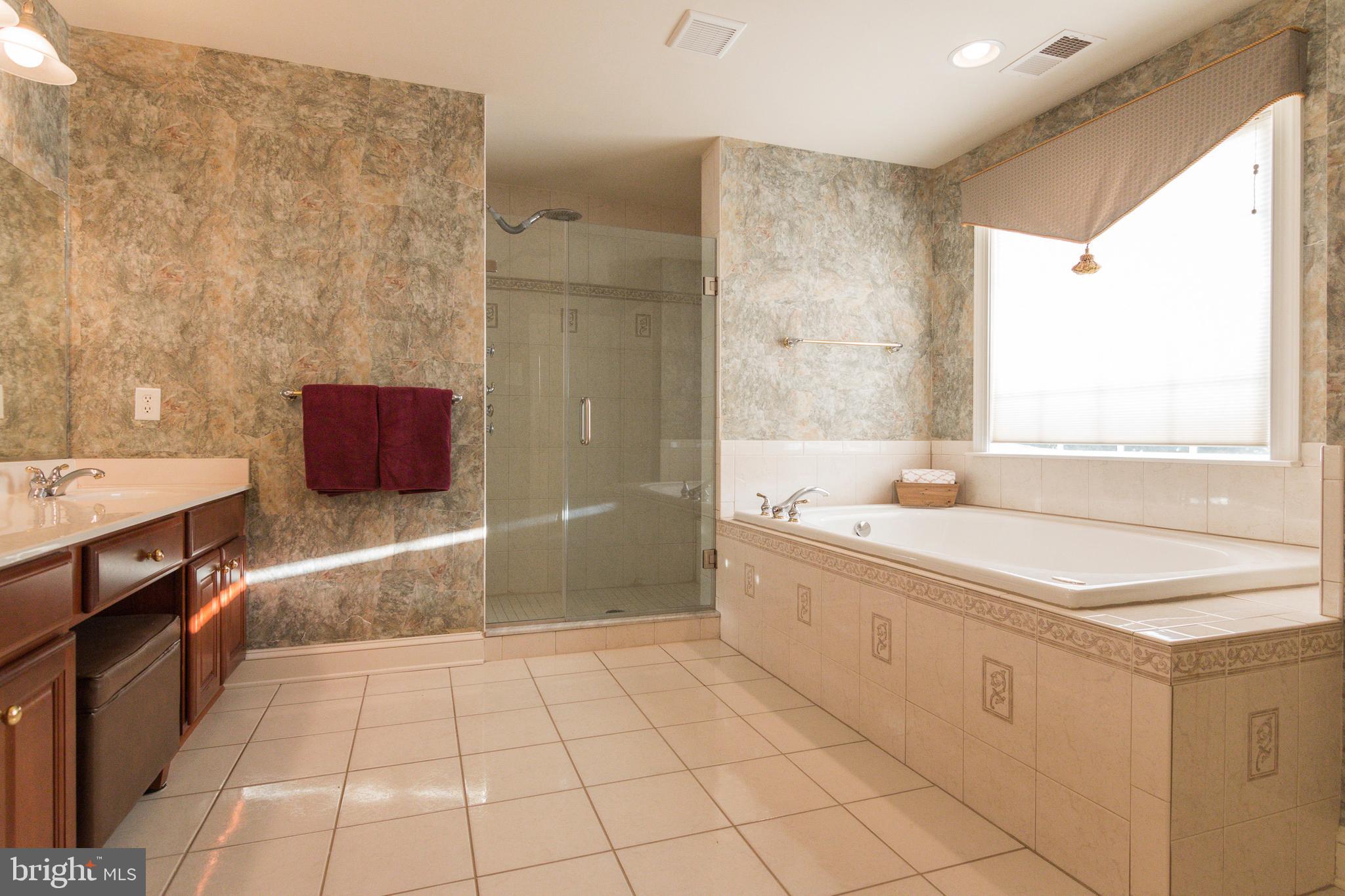 RIVER DOWNS - Residential