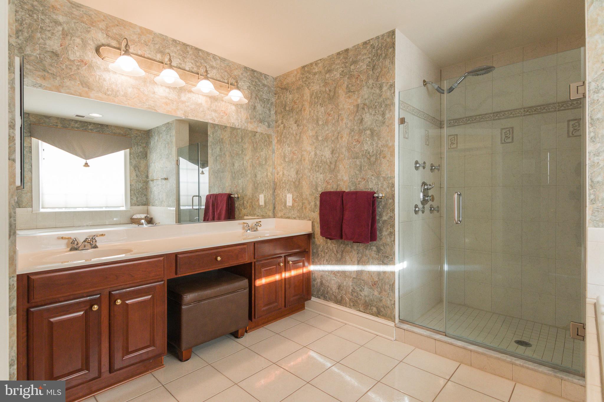 RIVER DOWNS - Residential