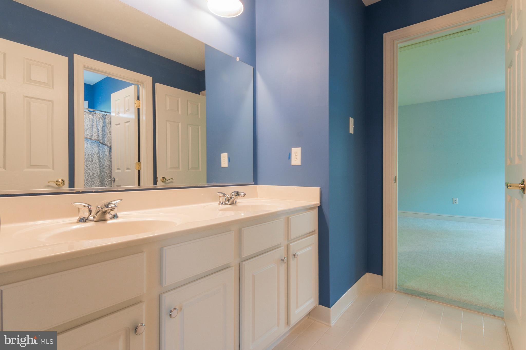 RIVER DOWNS - Residential