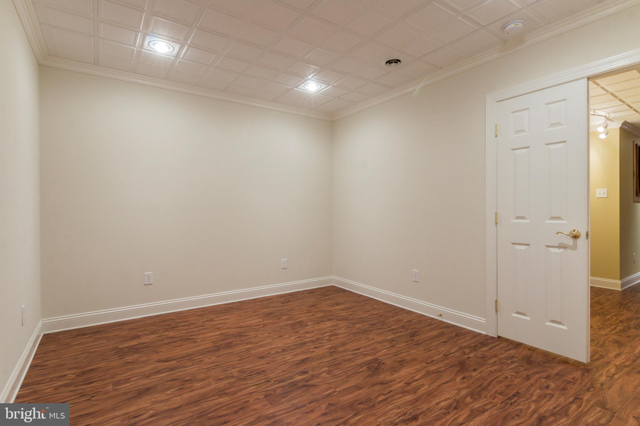 RIVER DOWNS - Residential