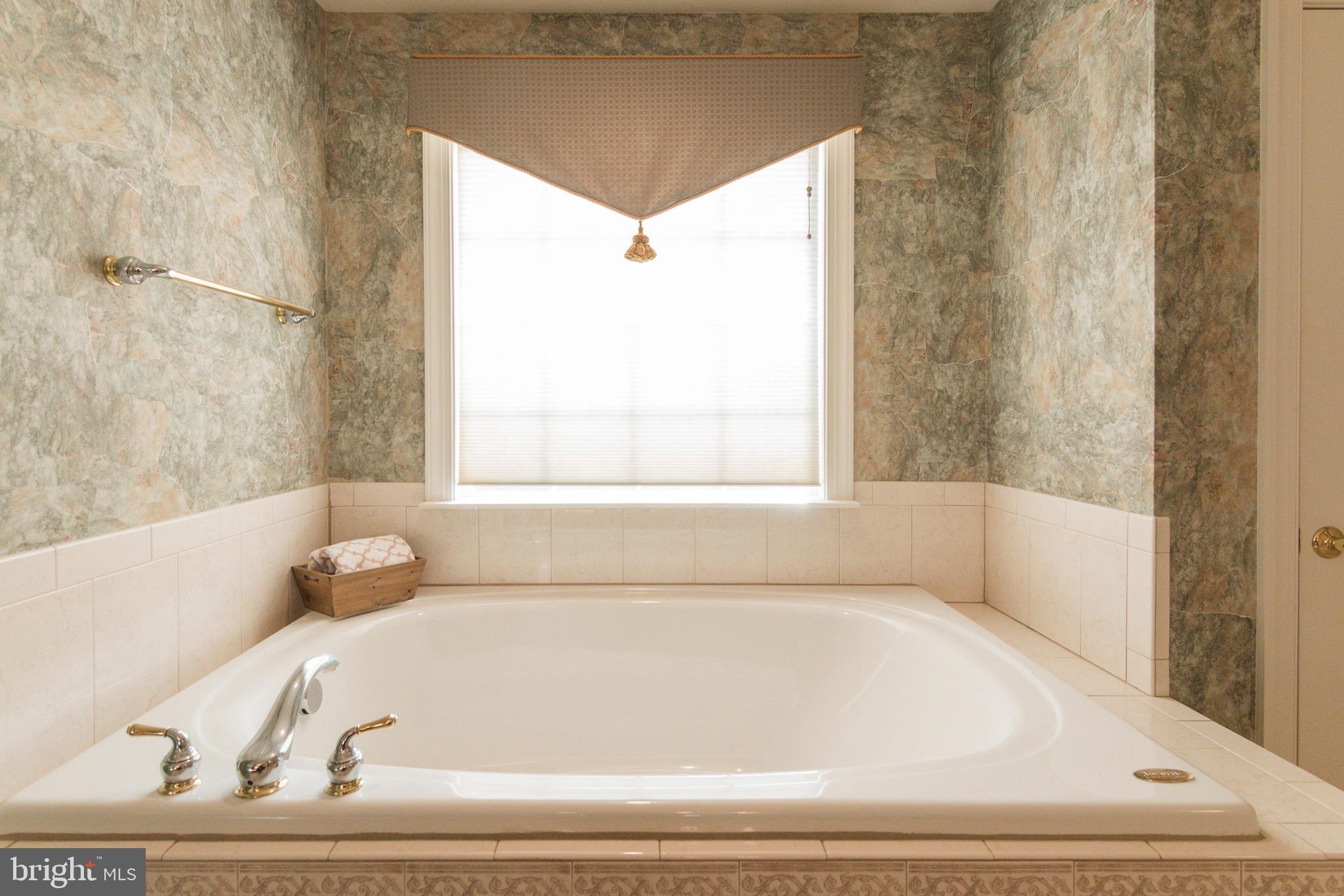 RIVER DOWNS - Residential