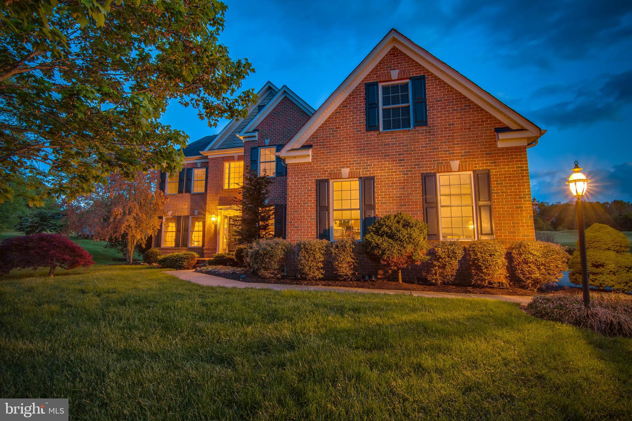 RIVER DOWNS - Residential