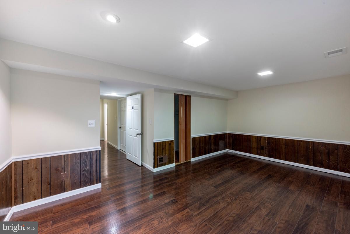 SHADOW OAK - Residential