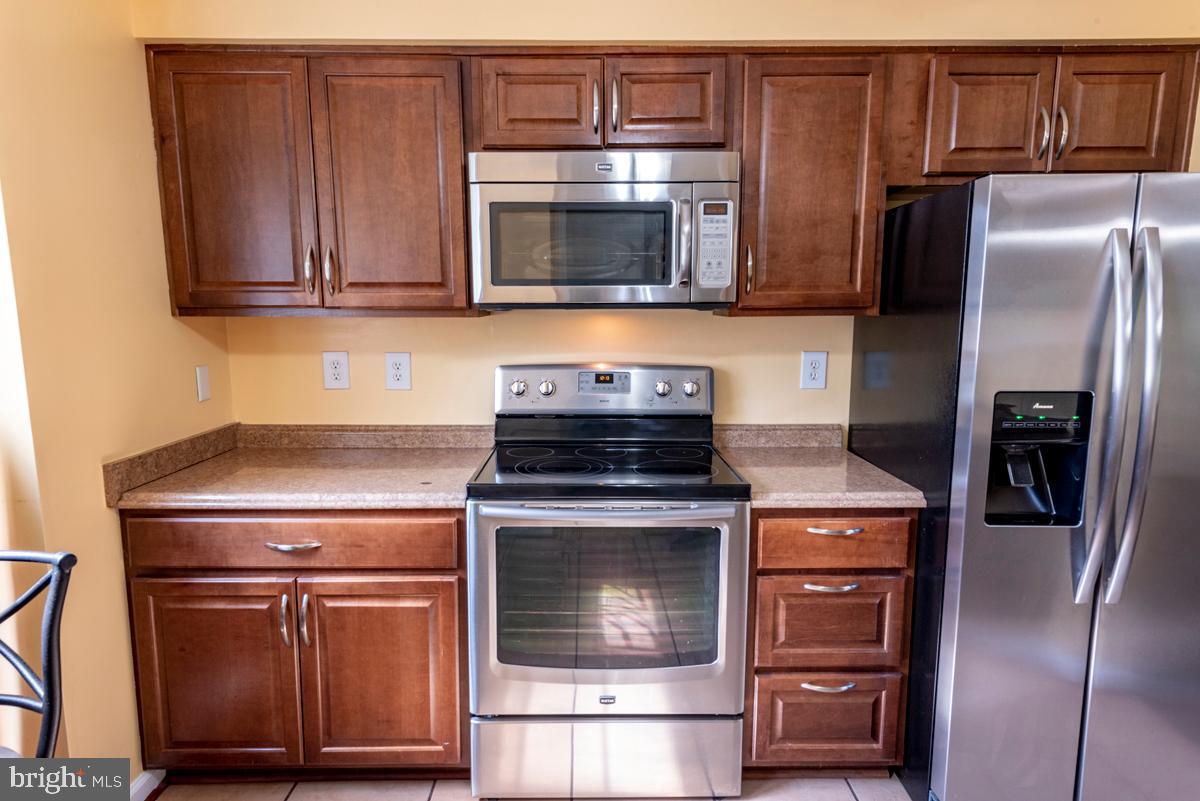 SHADOW OAK - Residential