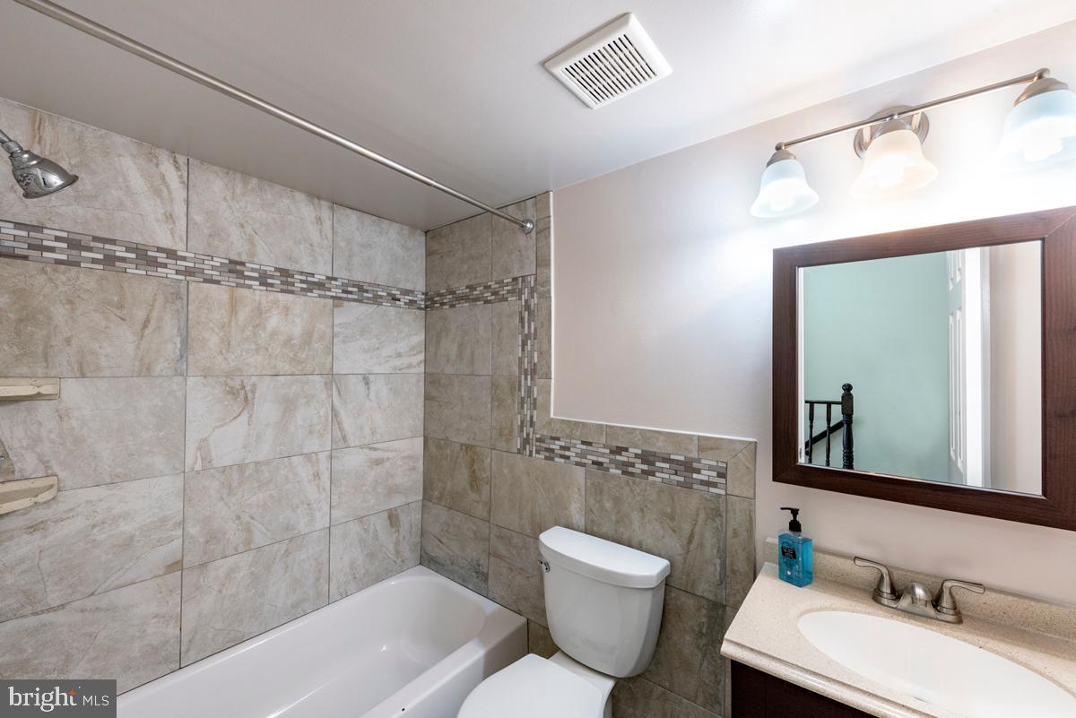 SHADOW OAK - Residential