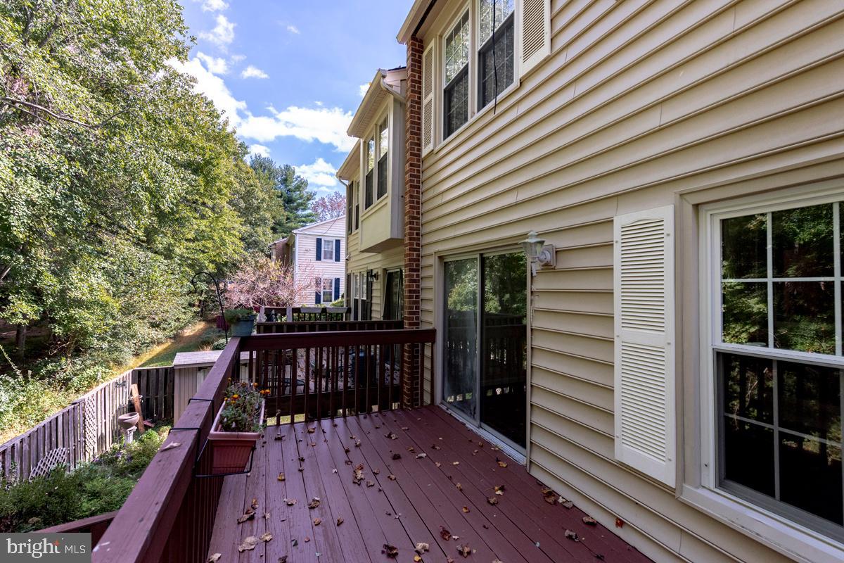 SHADOW OAK - Residential