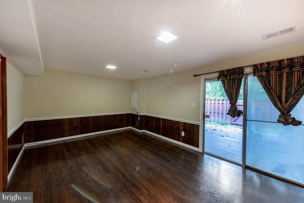 SHADOW OAK - Residential