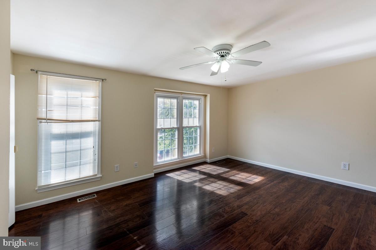 SHADOW OAK - Residential