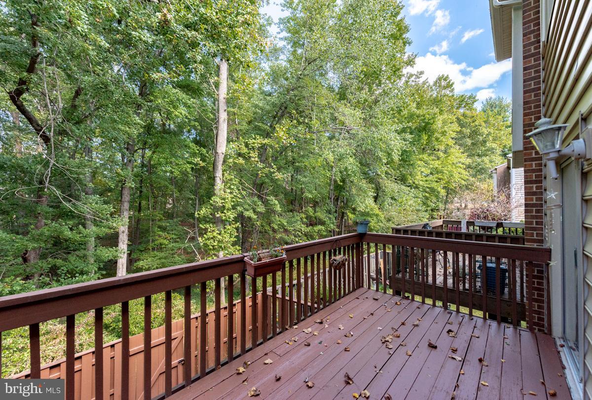 SHADOW OAK - Residential