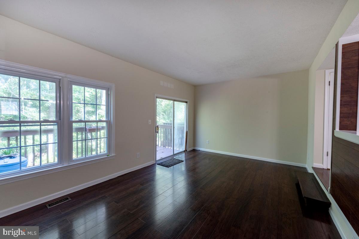 SHADOW OAK - Residential