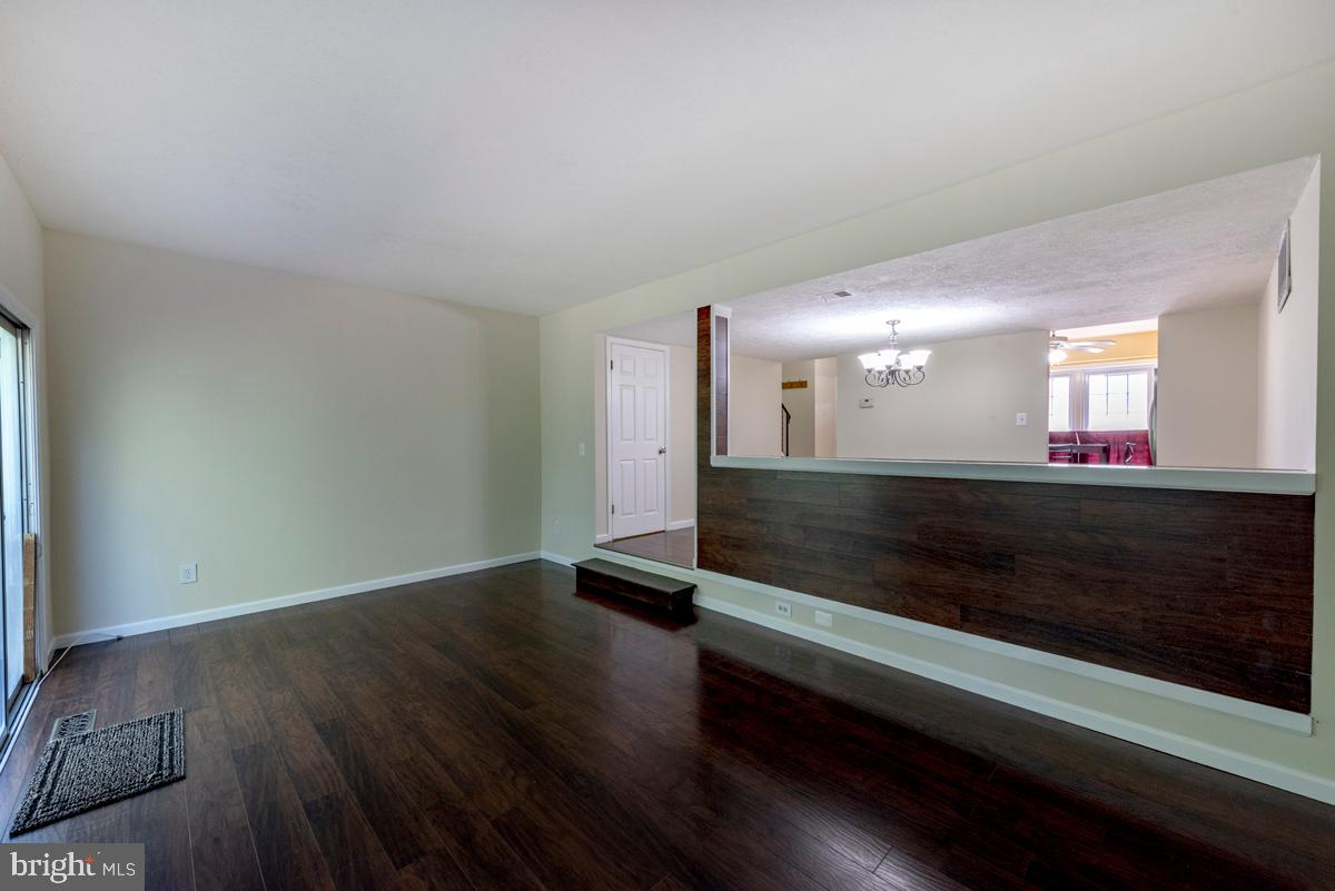 SHADOW OAK - Residential