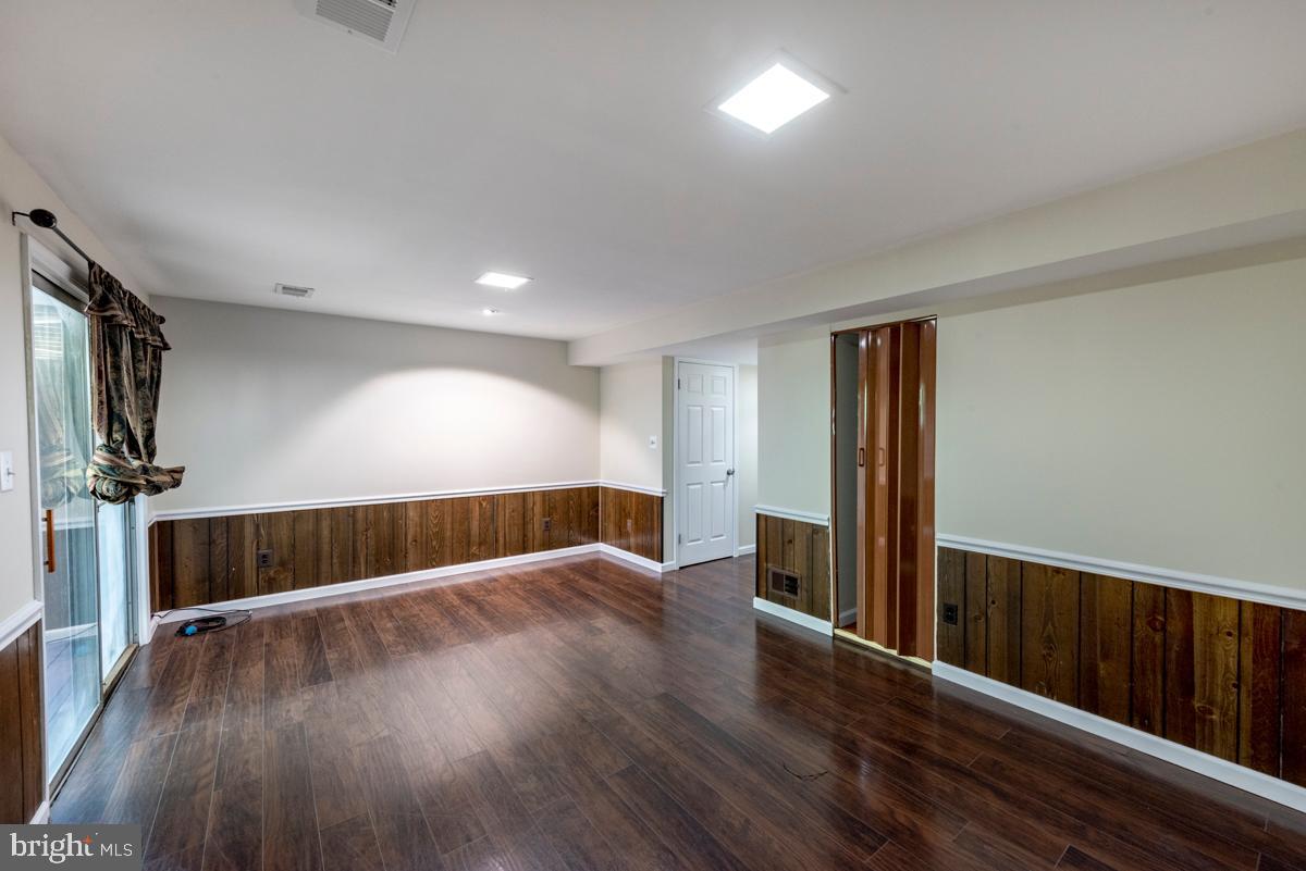 SHADOW OAK - Residential