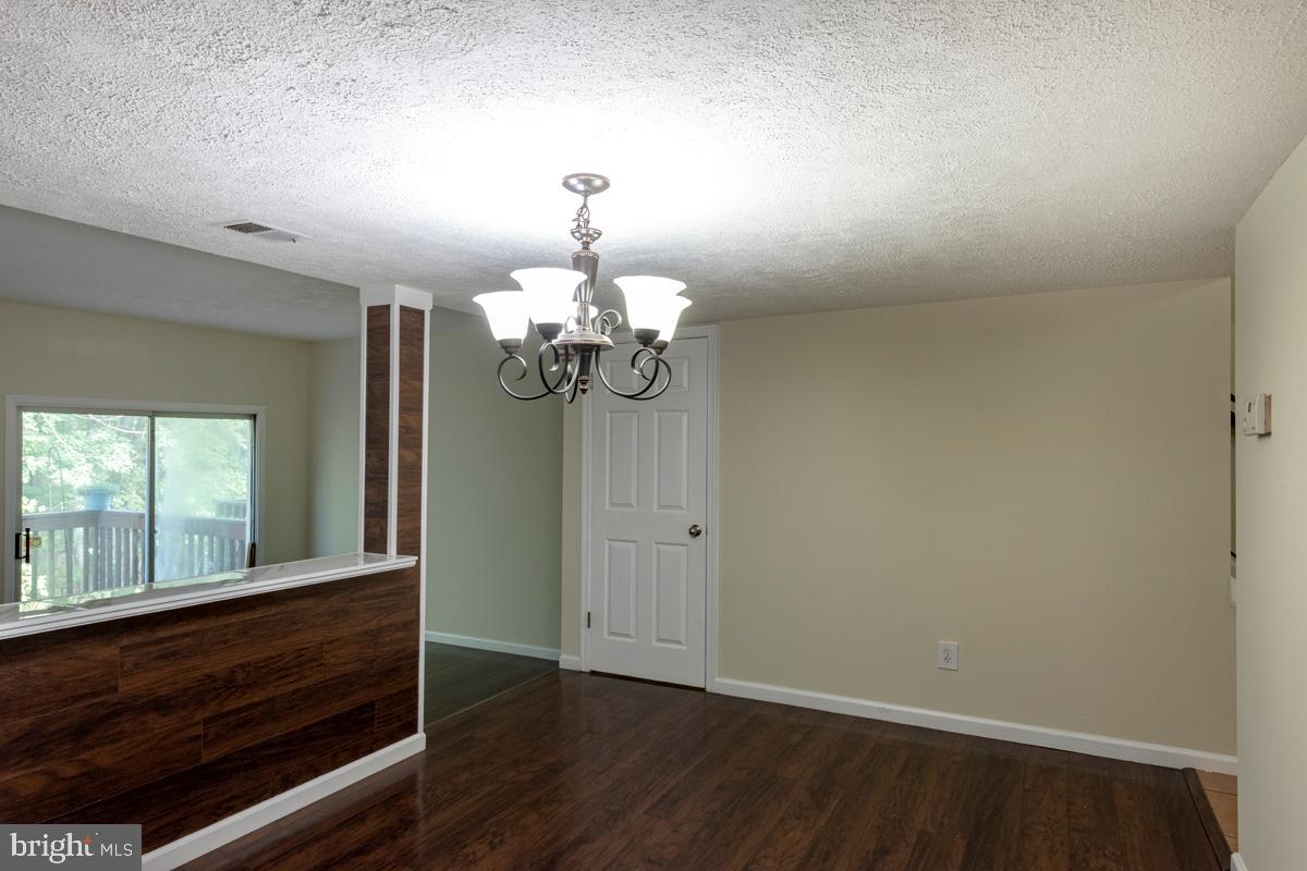 SHADOW OAK - Residential