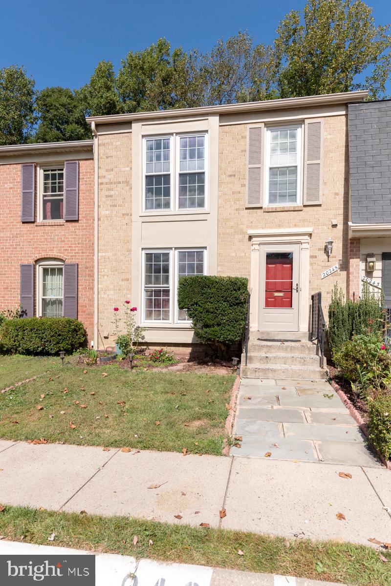 SHADOW OAK - Residential