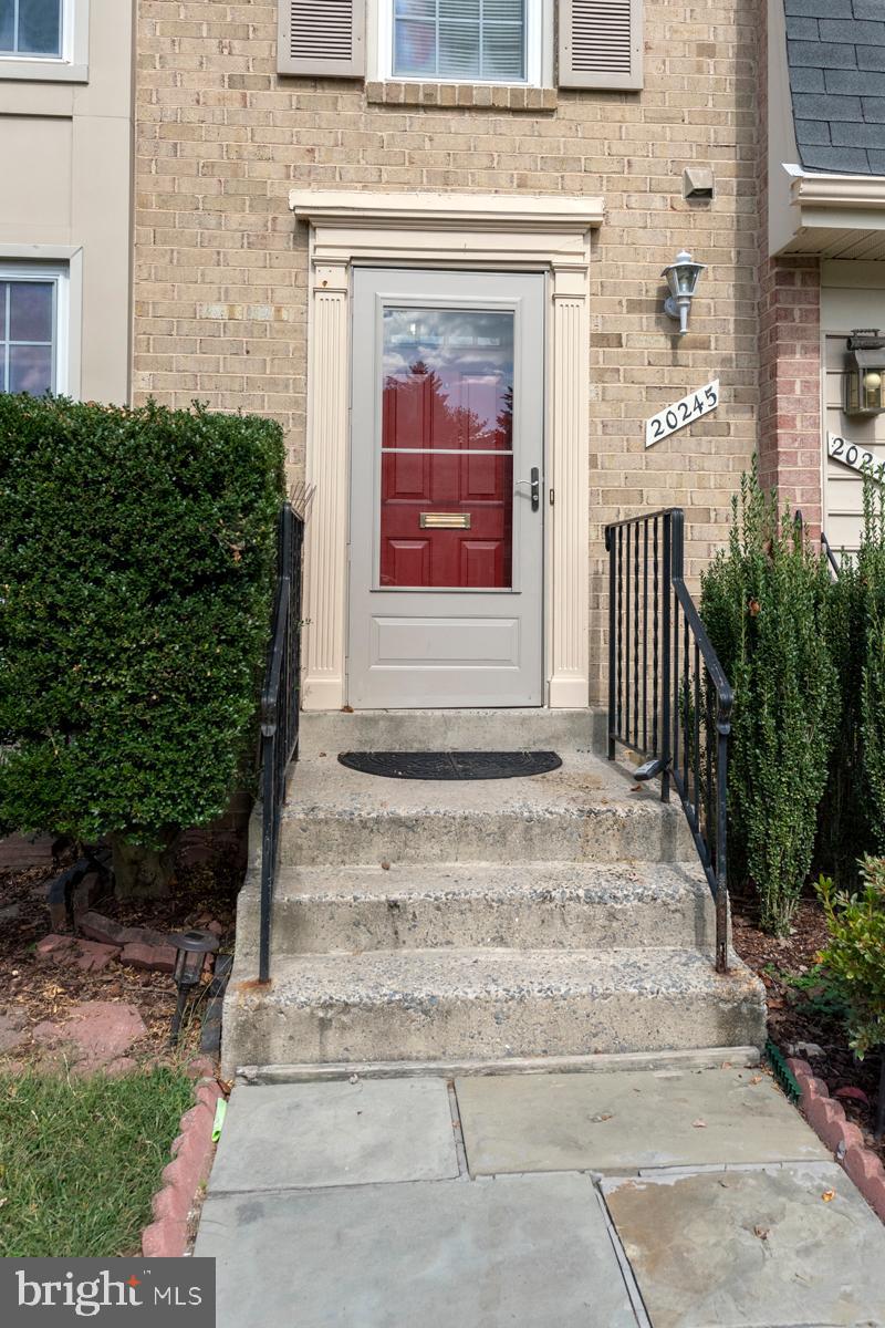 SHADOW OAK - Residential