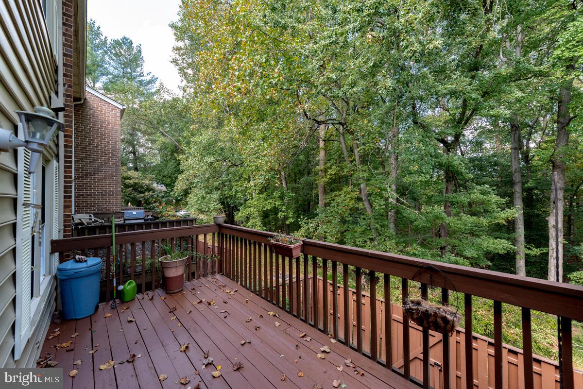 SHADOW OAK - Residential