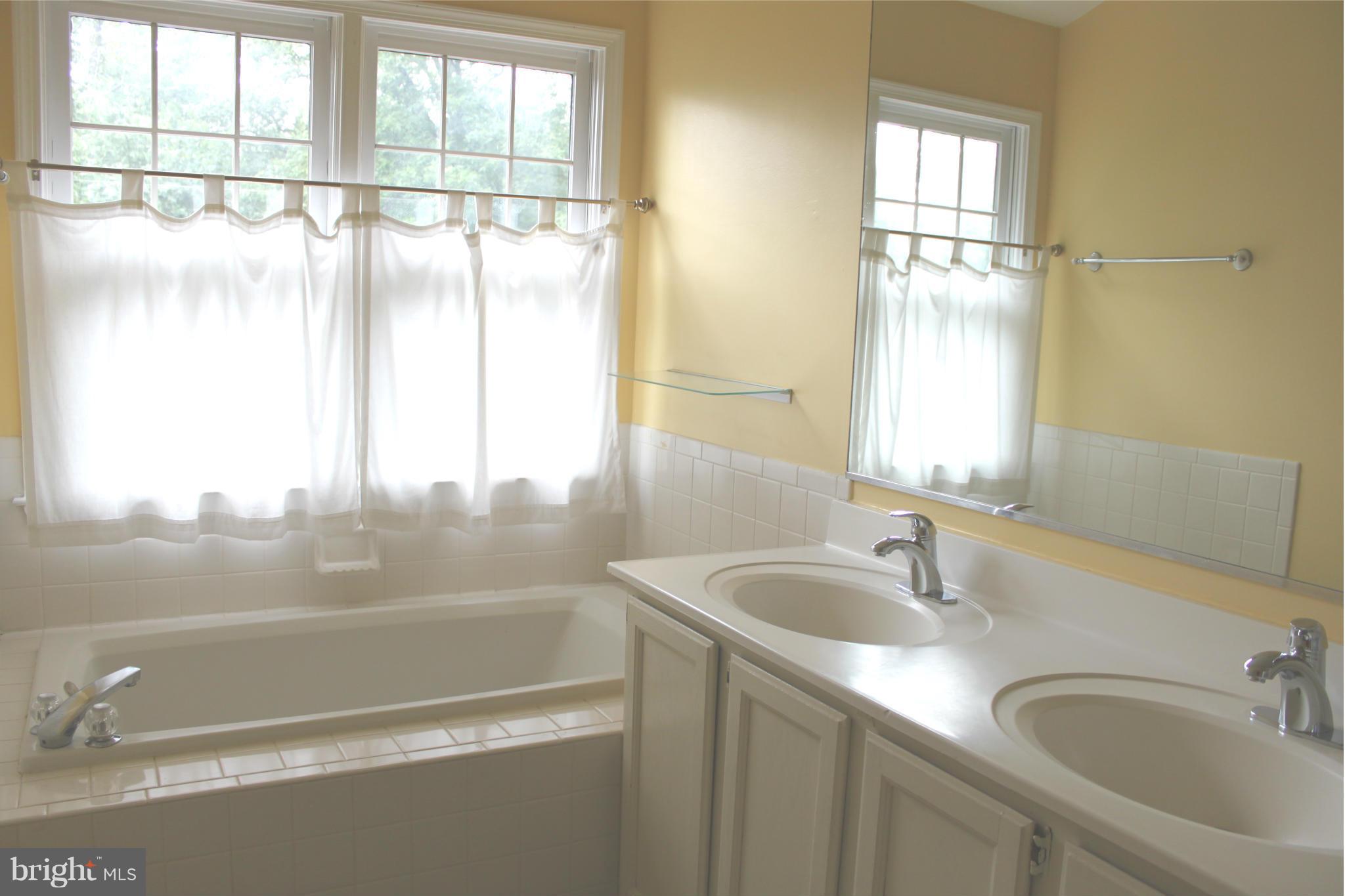 SHADOWBROOK - Residential