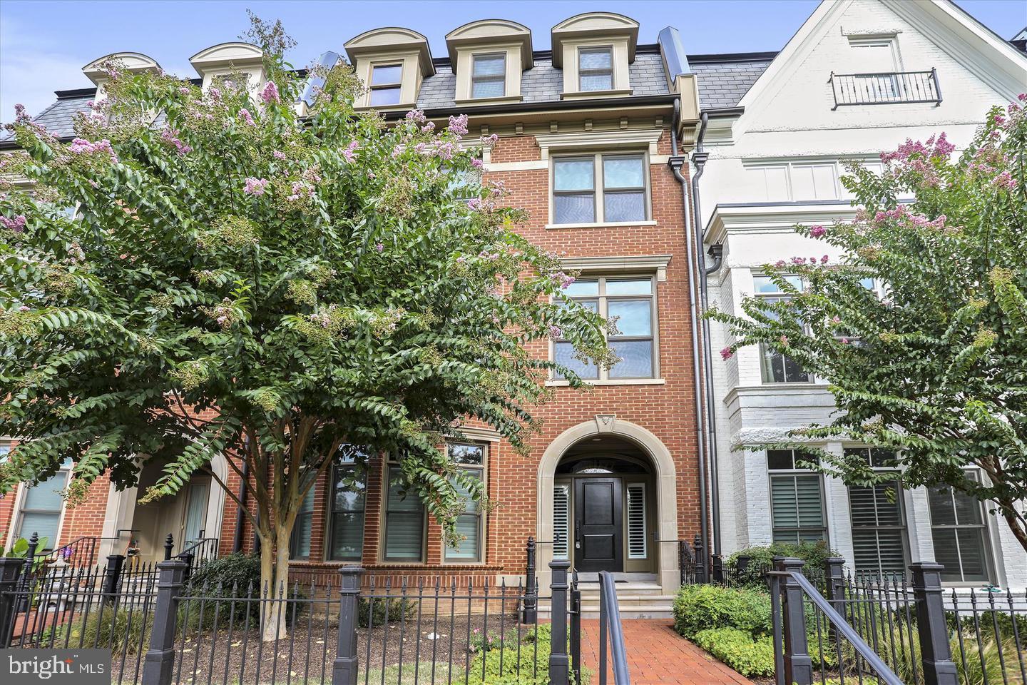 SYMPHONY PARK - Residential Lease