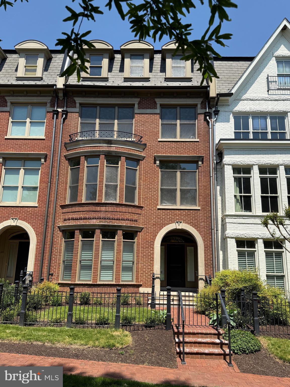 SYMPHONY PARK - Residential Lease