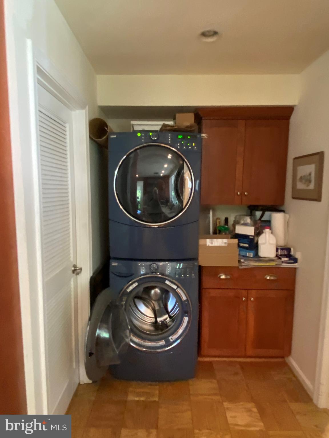 HOLLIN HILLS - Residential Lease