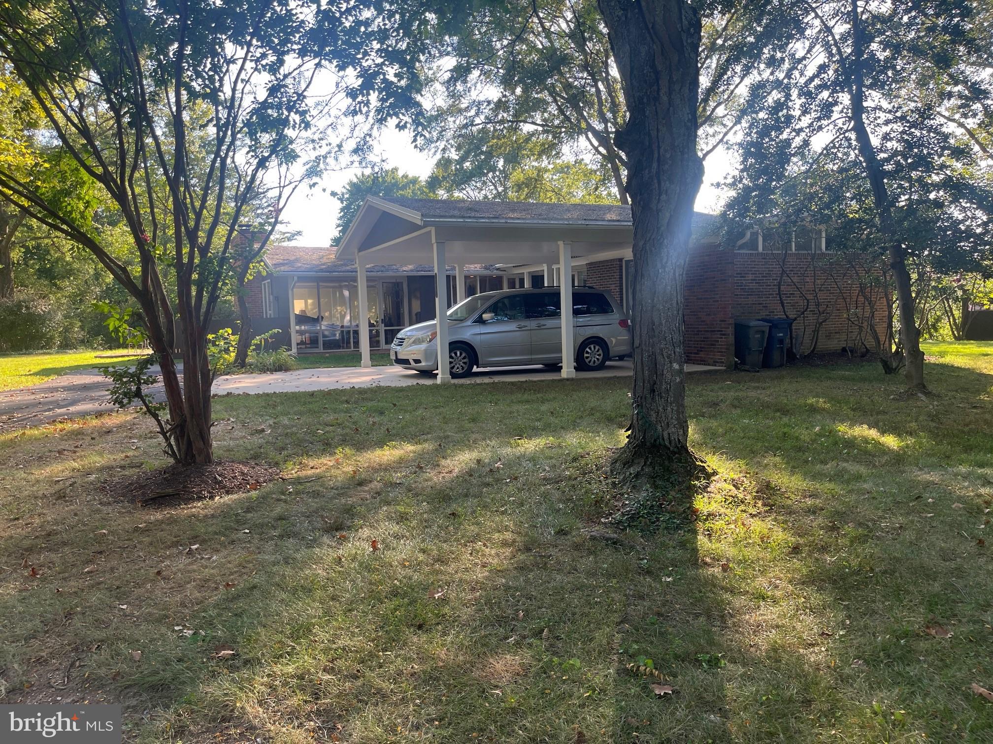 HOLLIN HILLS - Residential Lease