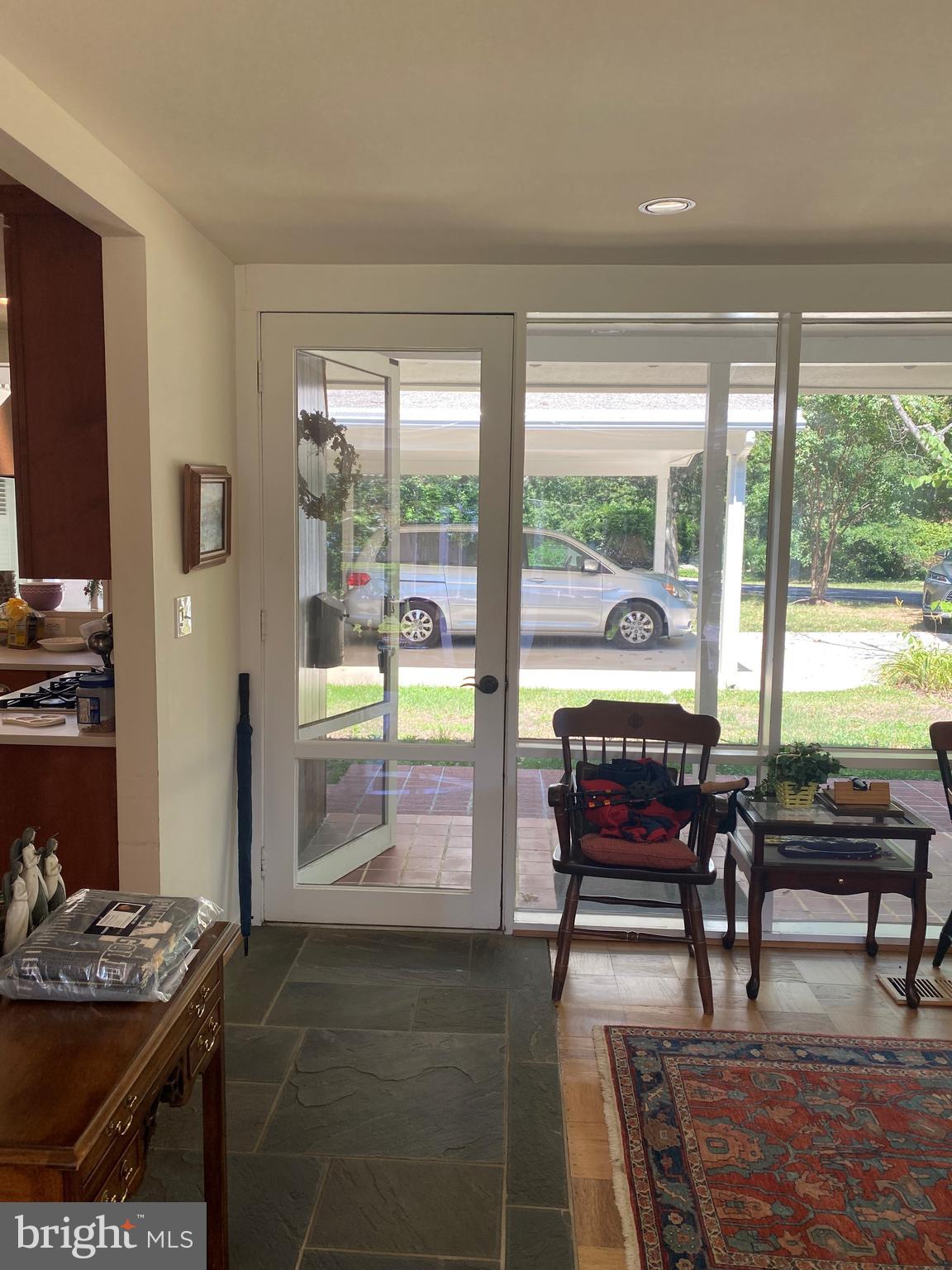 HOLLIN HILLS - Residential Lease