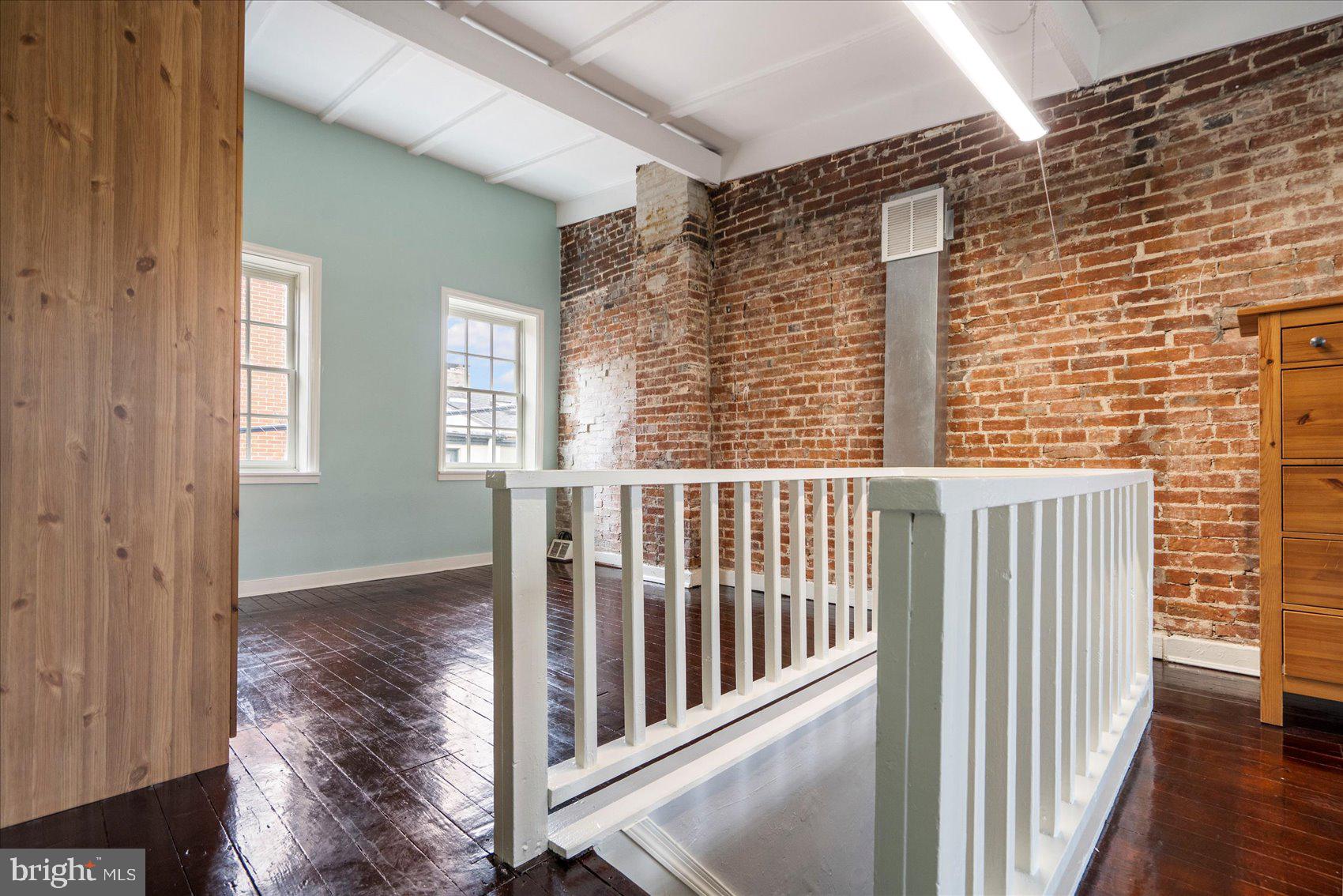 SETON HILL - Residential