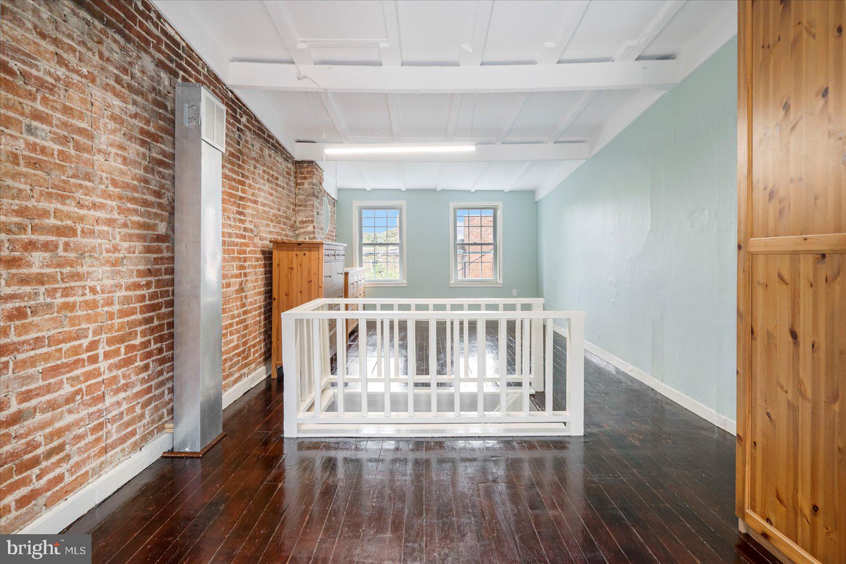 SETON HILL - Residential