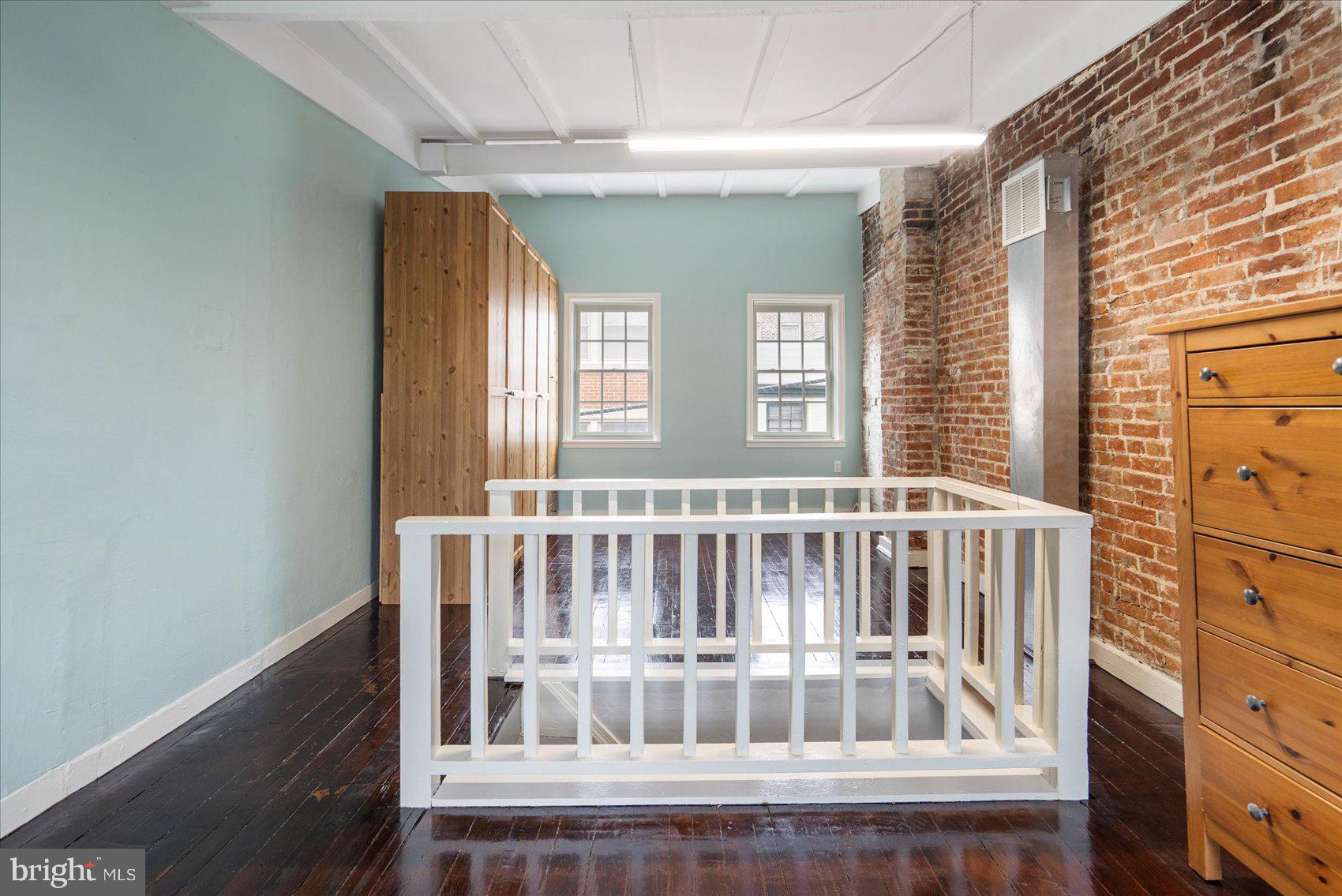 SETON HILL - Residential